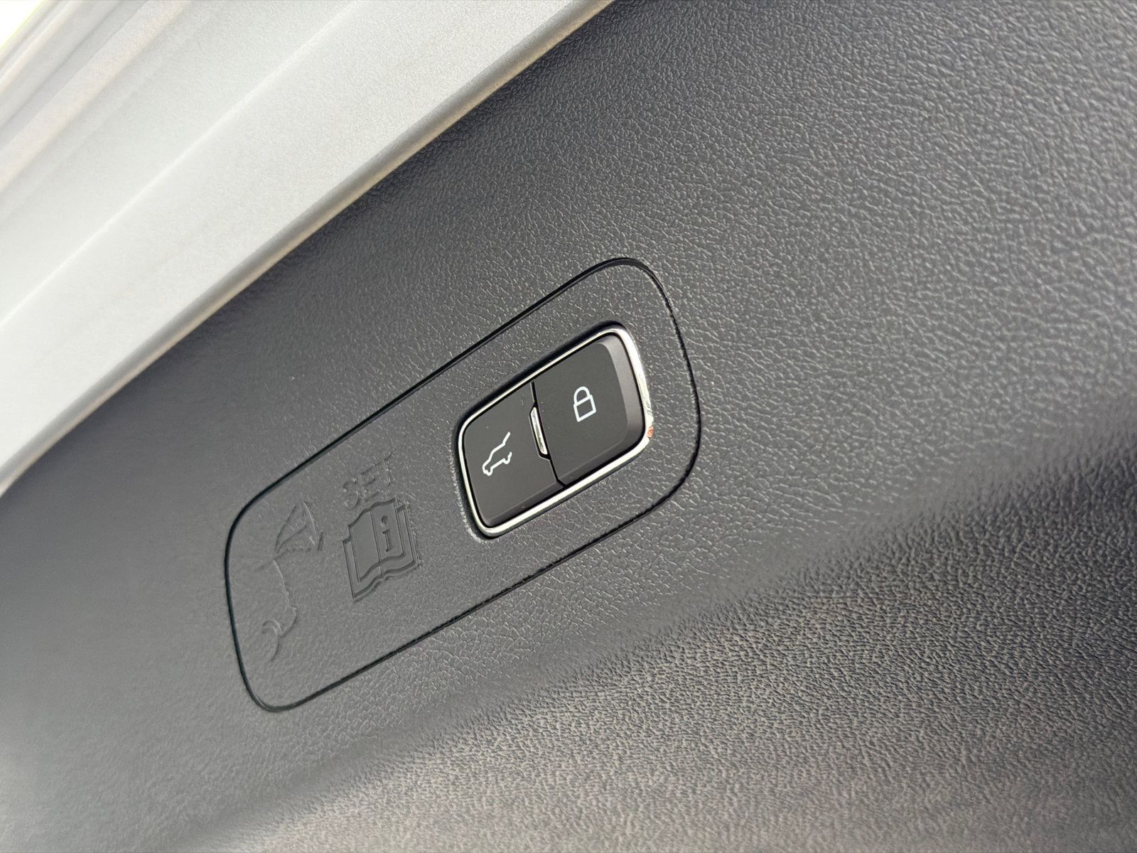 New 2027 Lincoln Aviator Black Label w/ Black Label Special Edition AWD/4WD image 8