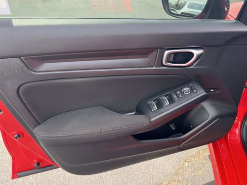 Used 2025 Honda Civic Sport image 6