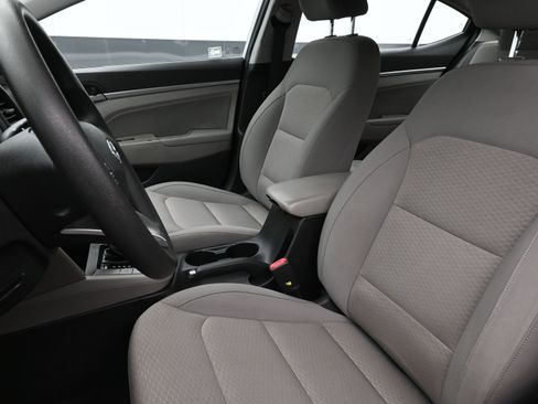 Used 2019 Hyundai Elantra SEL image 11