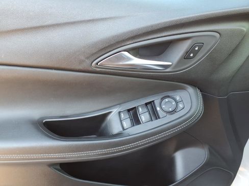 Used 2024 Buick Encore GX Sport Touring image 10