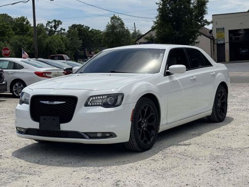 Used 2019 Chrysler 300 S RWD image 1