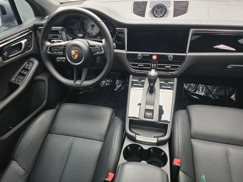 Certified 2024 Porsche Macan S image 35