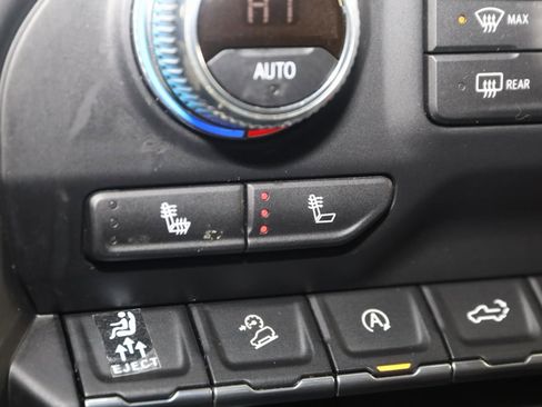 Used 2020 GMC Sierra 1500 Elevation w/ Elevation Value Package image 8