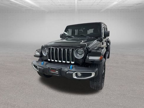 Used 2023 Jeep Wrangler Unlimited Sahara w/ Cold Weather Group image 6