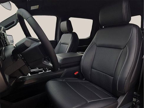 Used 2025 Ford F150 Lariat w/ Equipment Group 501A Mid image 13