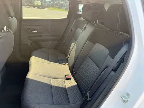 Used 2025 Nissan Kicks SV FWD image 21