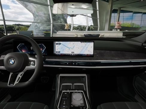 New 2026 BMW 760i xDrive image 10
