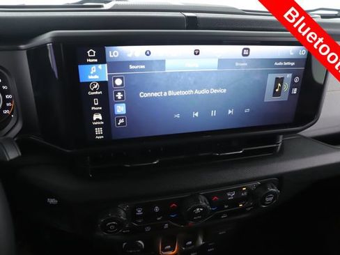 Used 2025 Jeep Wrangler Sport AWD/4WD image 5