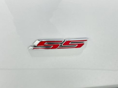 Used 2018 Chevrolet Camaro SS RWD image 38