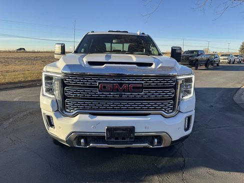 Used 2022 GMC Sierra 2500 Denali image 2