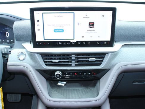 New 2026 Ford Explorer Platinum w/ LUX Leather Package AWD/4WD image 31