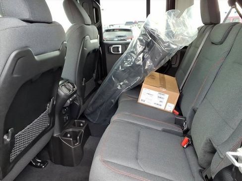 New 2026 Jeep Wrangler Unlimited Rubicon w/ Safety Group image 15