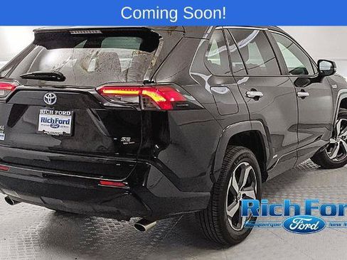 Used 2023 Toyota RAV4 SE w/ Weather & Moonroof Package AWD/4WD image 4