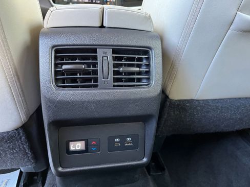 Used 2023 Nissan Rogue SL w/ SL Premium Package image 24