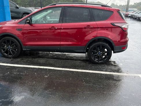 Used 2017 Ford Escape Titanium FWD image 4