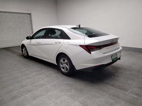 Used 2022 Hyundai Elantra SE FWD image 5
