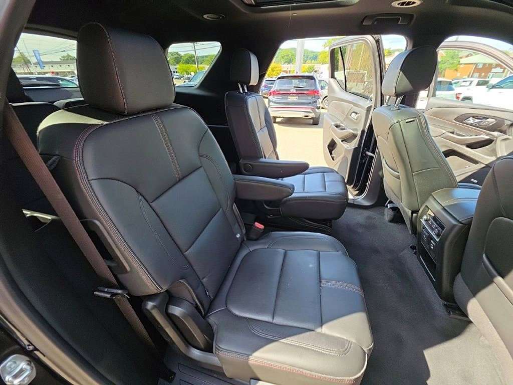 Used 2024 Chevrolet Traverse RS AWD/4WD image 30