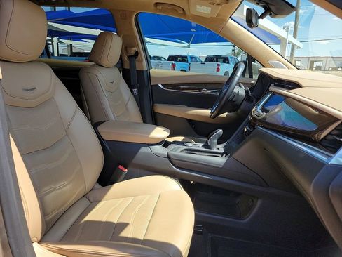 Used 2022 Cadillac XT6 Premium Luxury w/ Platinum Package AWD/4WD image 19