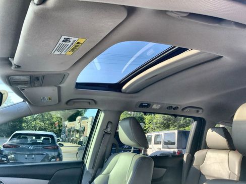 Used 2015 Honda Odyssey EX-L image 16