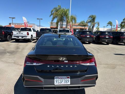 Used 2025 Hyundai Elantra Sport FWD image 6