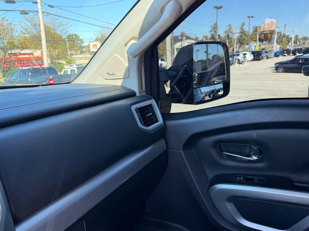Used 2019 Nissan Titan PRO-4X w/ Pro-4x Convenience Package AWD/4WD image 23