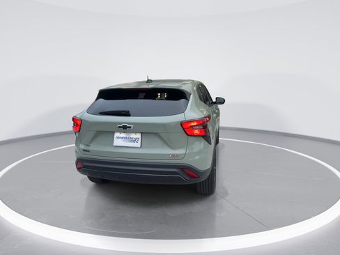 Certified 2024 Chevrolet Trax RS w/ Driver Confidence Package image 8