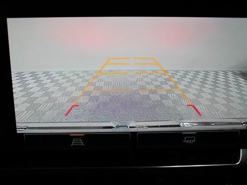 Used 2025 GMC Sierra 1500 Elevation image 4