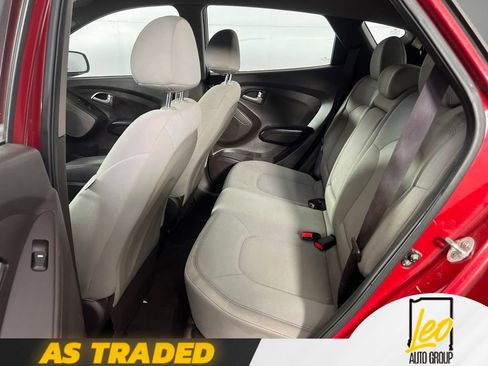 Used 2011 Hyundai Tucson GL FWD image 11