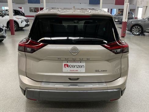 Used 2025 Nissan Rogue SL image 6