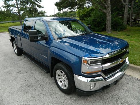 Used 2017 Chevrolet Silverado 1500 LT w/ All Star Edition AWD/4WD image 3