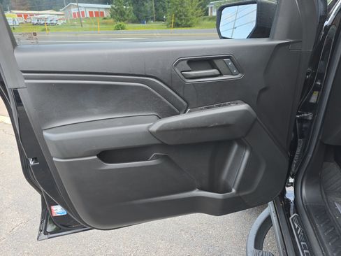 Used 2023 Chevrolet Colorado Trail Boss w/ LPO, Dark Essentials Package AWD/4WD image 16