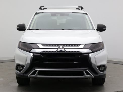 Used 2020 Mitsubishi Outlander SE FWD image 2