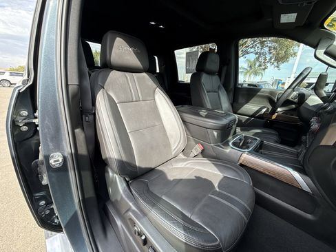 Used 2020 Chevrolet Silverado 2500 High Country w/ Z71 Off-Road Package image 28