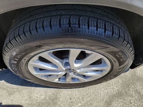 Used 2018 Nissan Rogue SV w/ Sun & Sound Touring Package AWD/4WD image 33
