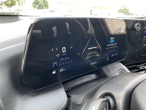 Used 2025 Chevrolet Equinox LT FWD image 28