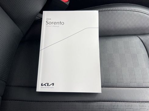 Certified 2024 Kia Sorento SX image 28