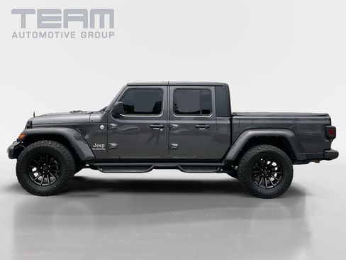 Used 2021 Jeep Gladiator Overland w/ Cold Weather Group AWD/4WD image 4