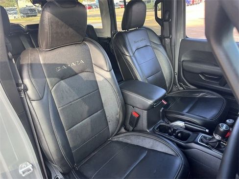 Used 2023 Jeep Wrangler Sahara w/ Cold Weather Group image 29
