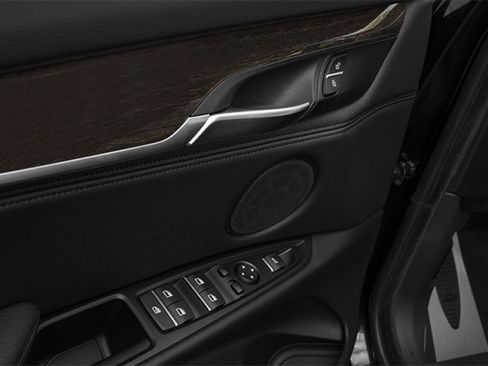 Used 2014 BMW X5 xDrive50i image 17