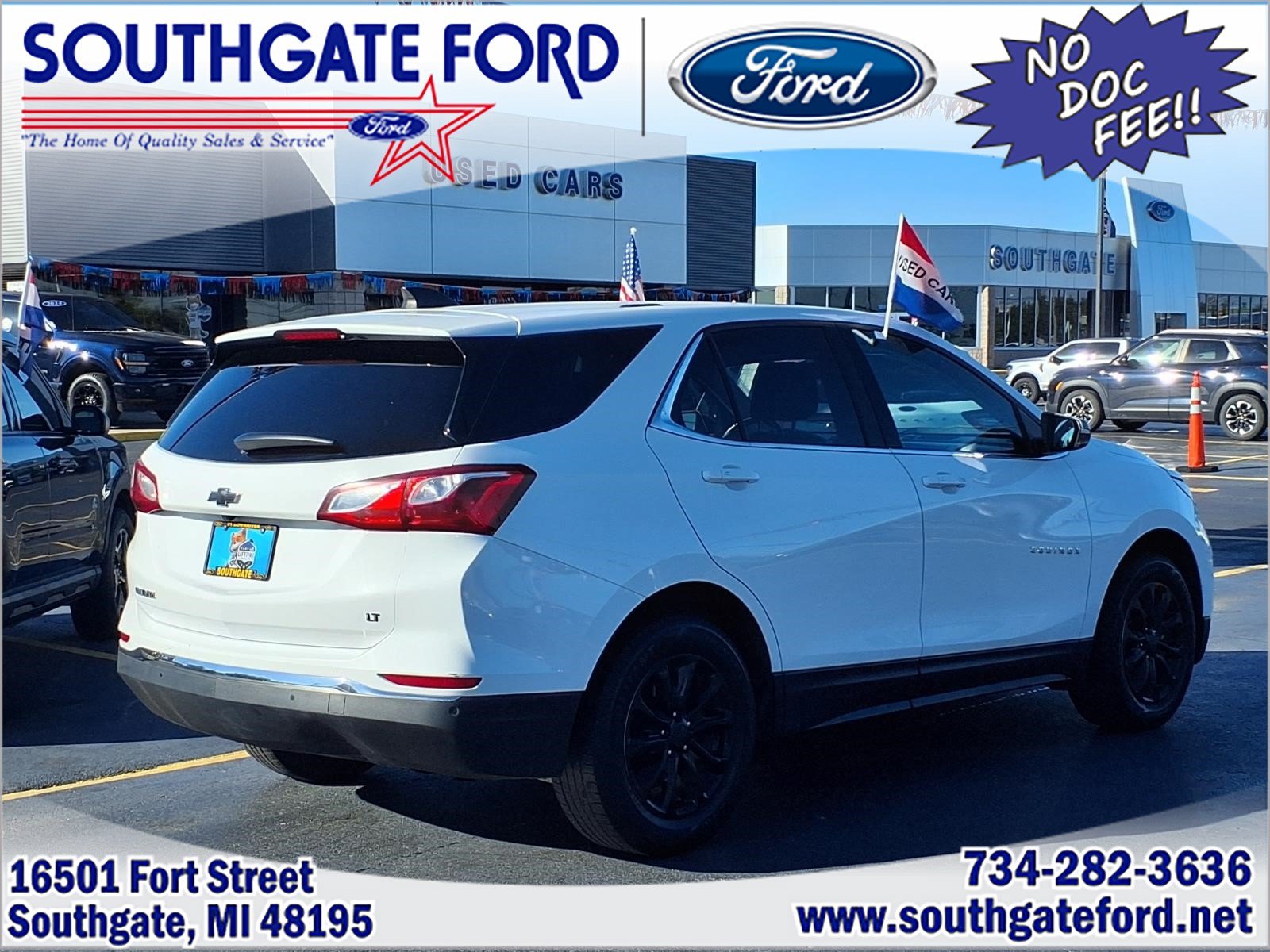 Used 2018 Chevrolet Equinox LT FWD image 2