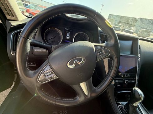 Used 2017 INFINITI Q50 2.0t w/ Moonroof Package RWD image 13