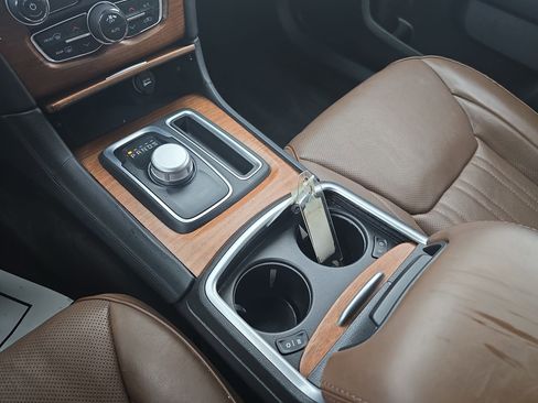 Used 2018 Chrysler 300 C w/ Safetytec Plus Group RWD image 24