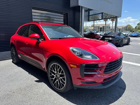 Certified 2021 Porsche Macan S AWD/4WD image 4