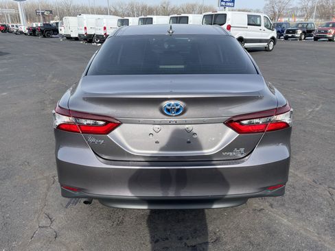 Used 2022 Toyota Camry LE image 4