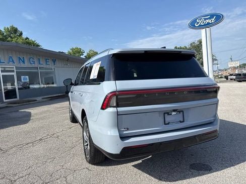 Used 2025 Lincoln Navigator Reserve AWD/4WD image 26