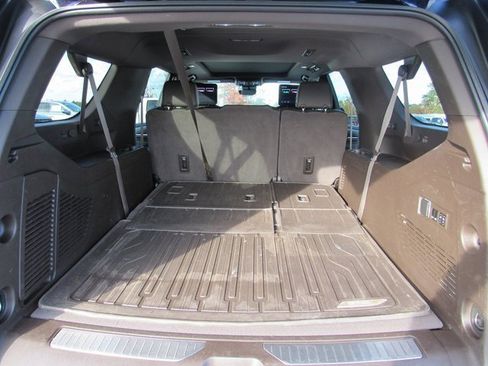 Used 2023 GMC Yukon XL Denali w/ Advanced Technology Package image 35