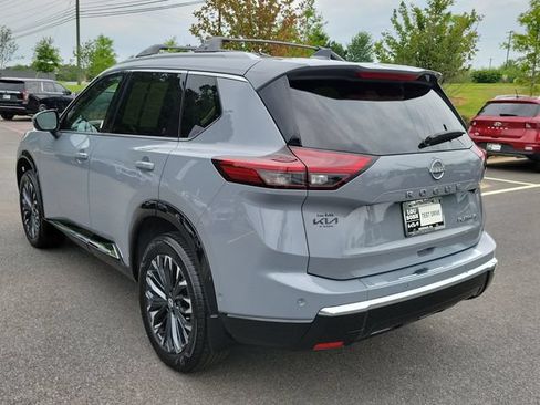 Used 2025 Nissan Rogue Platinum FWD image 6
