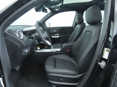Certified 2025 Mercedes-Benz GLB 250 GLB 250 image 19