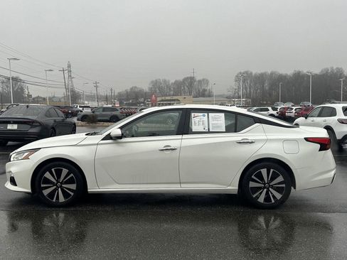 Used 2022 Nissan Altima 2.5 SL image 2