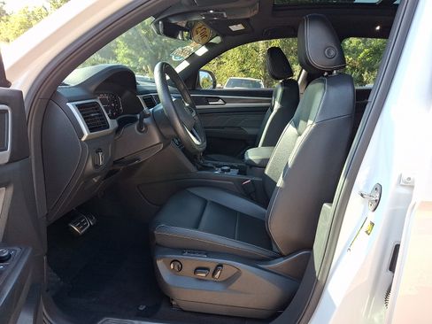 Used 2023 Volkswagen Atlas Cross Sport SEL R-Line AWD/4WD image 15